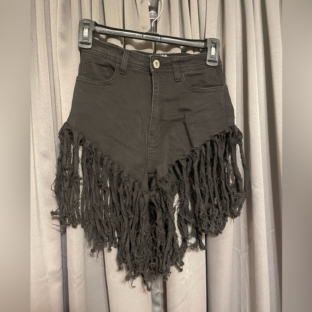 JC JO BLACK FRINGE JEAN SHORTS SIZE SMALL